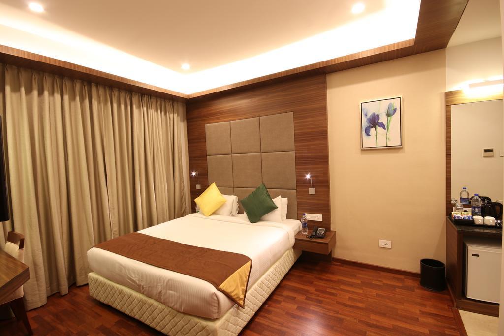 Khanna Fiesta Vellore Exterior foto